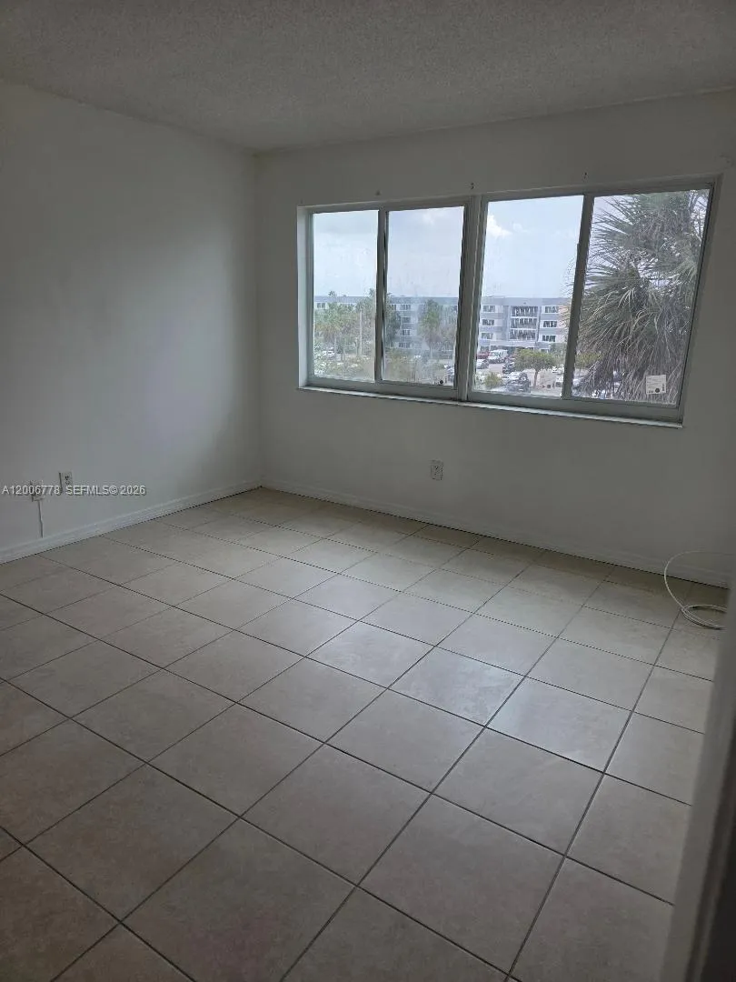 14840 Naranja Lakes Blvd, Homestead FL 33032