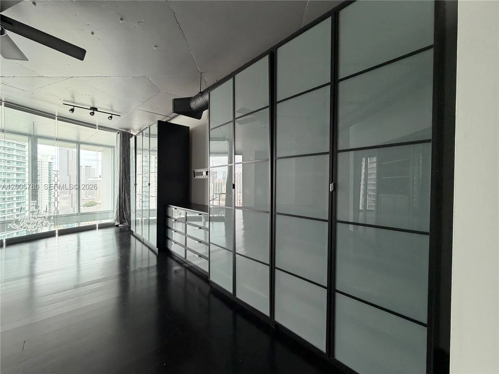 690 SW 1st Ct # 01, Miami FL 33130