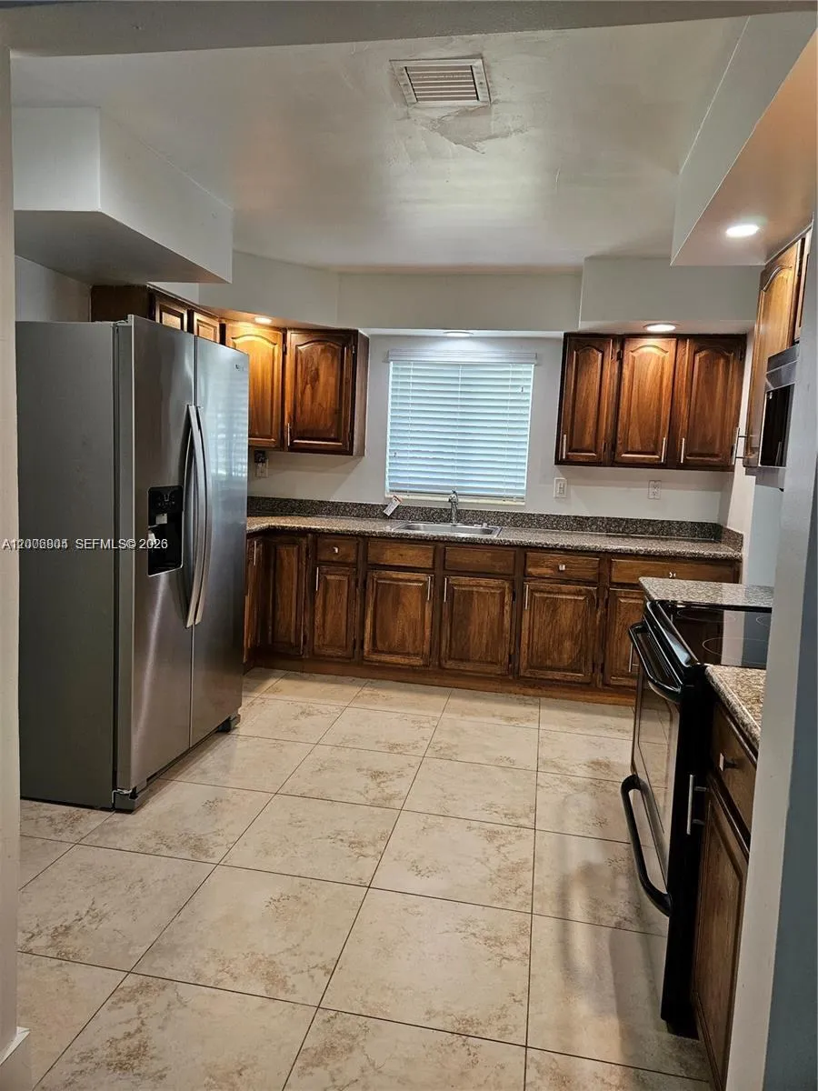 10050 Broad Channel Dr, Cutler Bay FL 33157