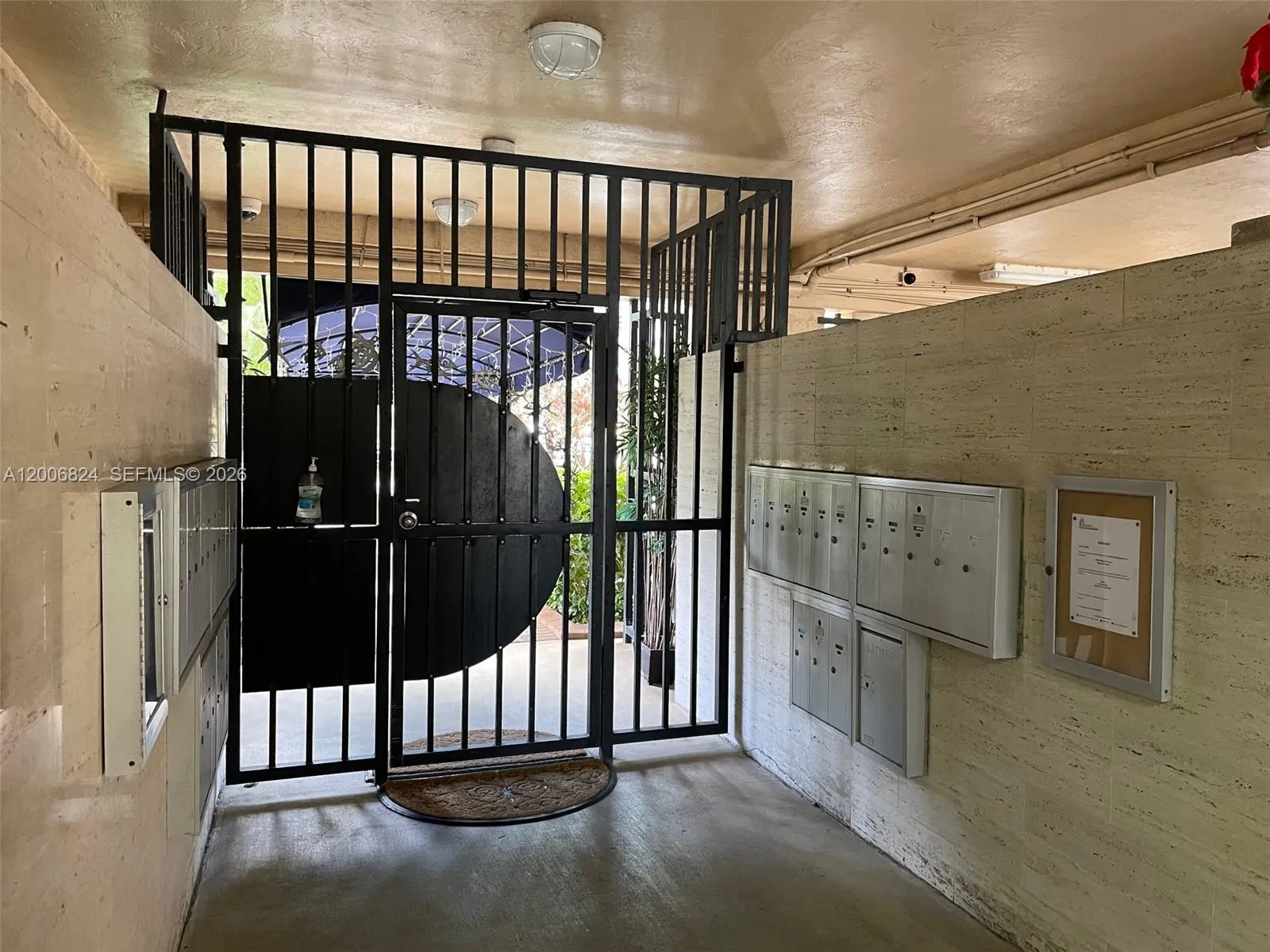 2600 NE 135th St # A, North Miami FL 33181