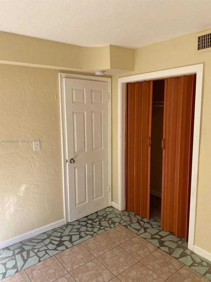 1319 NW 60th St # 2, Miami FL 33142