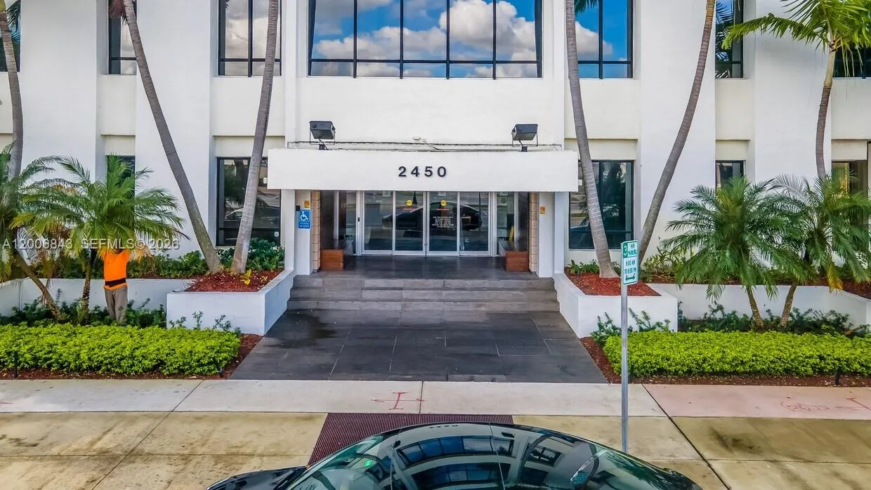 2450 Hollywood Blvd, Hollywood FL 33020