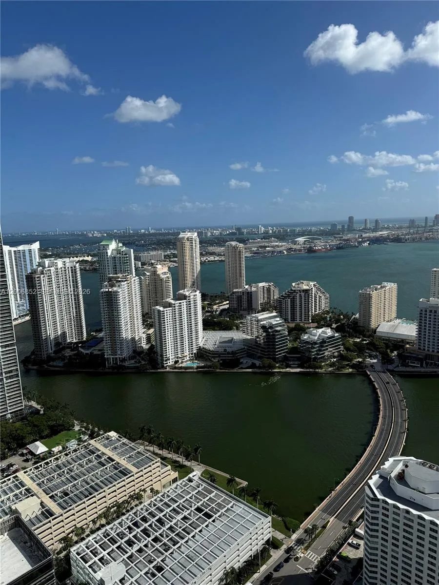 950 BRICKELL BAY DR # 5402, Miami FL 33131