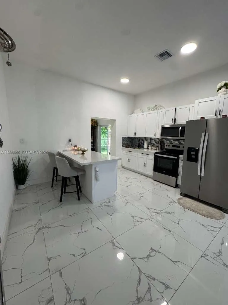 25 NW 193rd St, Miami Gardens FL 33169