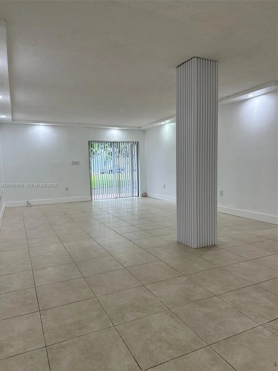 9357 Fontainebleau Blvd # D109, Miami FL 33172