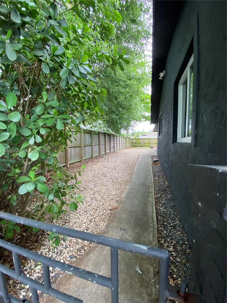 6132 SW 39th St # R, Miramar FL 33023