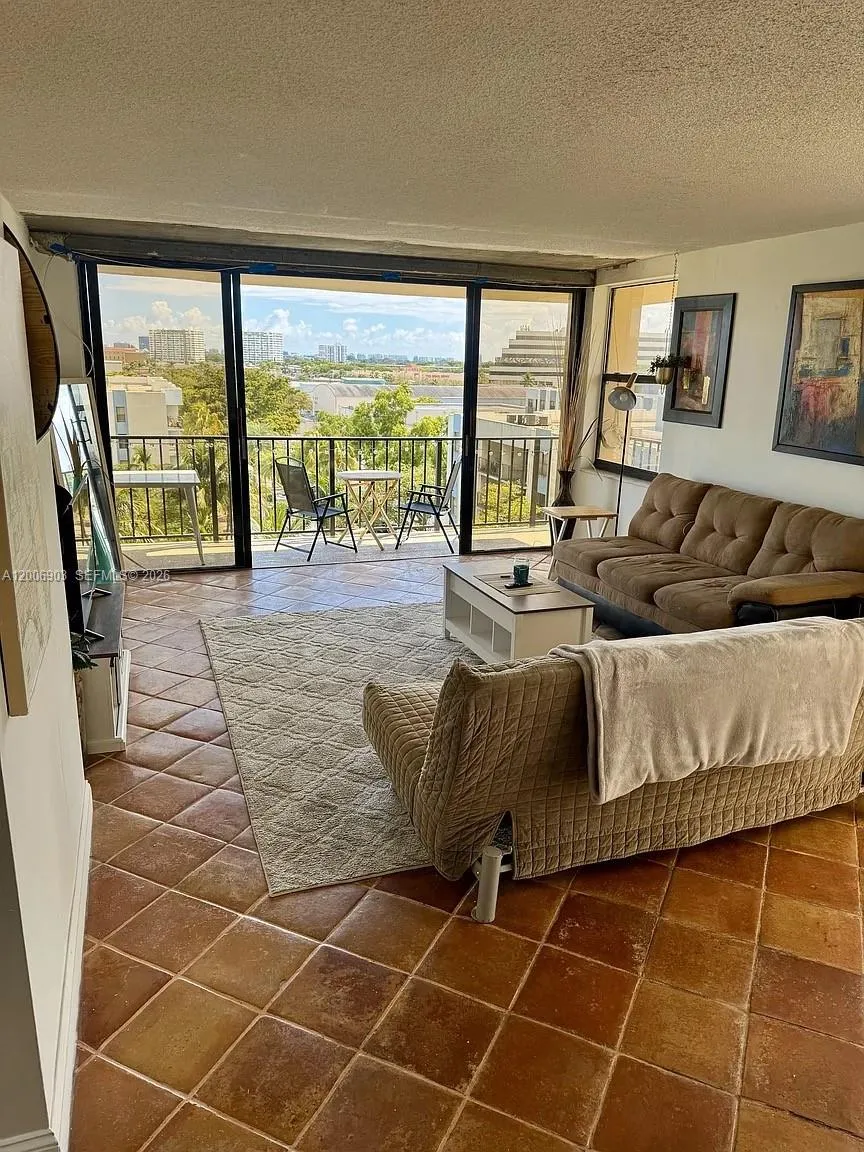 1470 NE 123rd St # A701, North Miami FL 33161