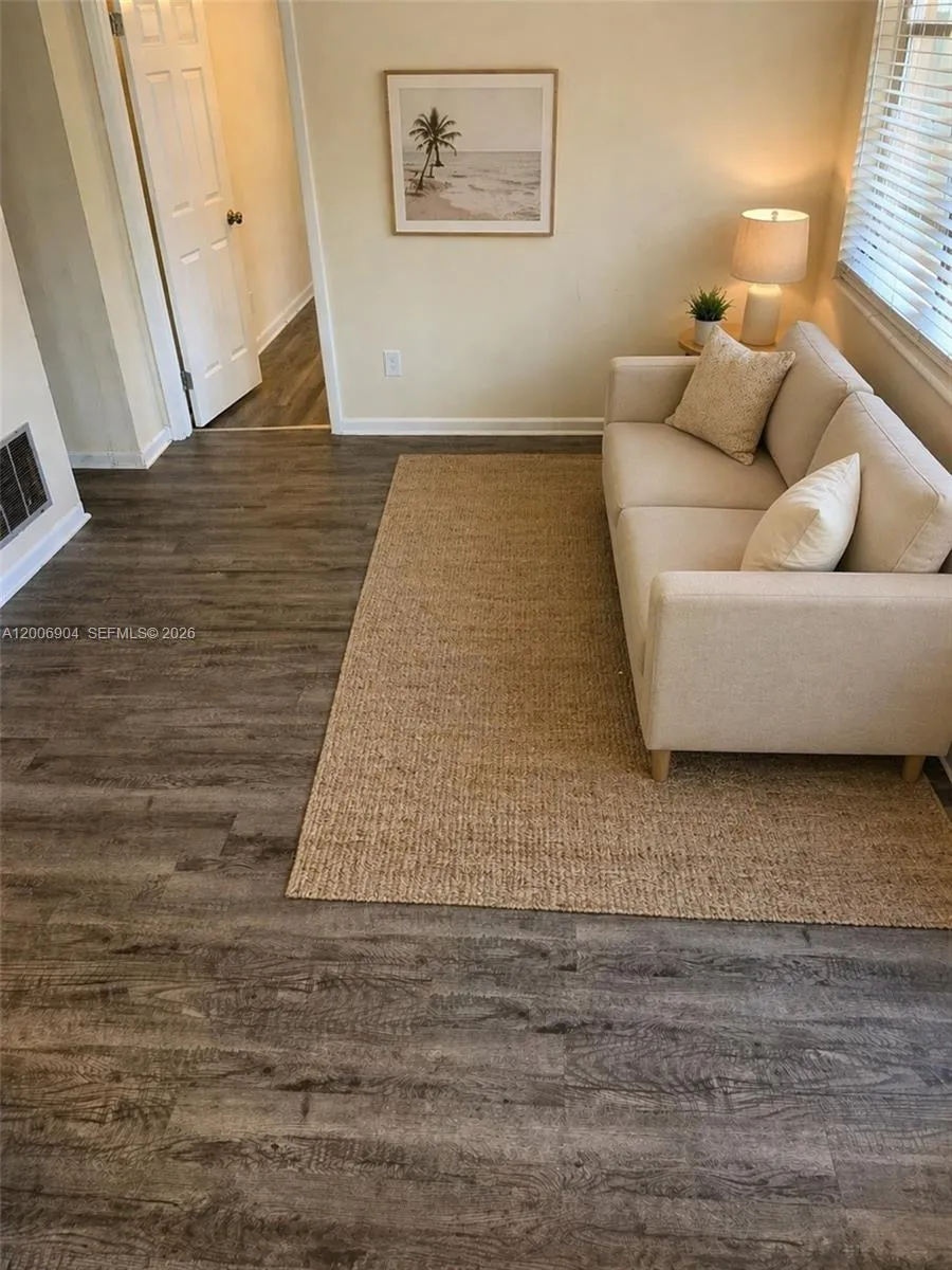 1030 N Victoria Park Rd # 5, Fort Lauderdale FL 33304