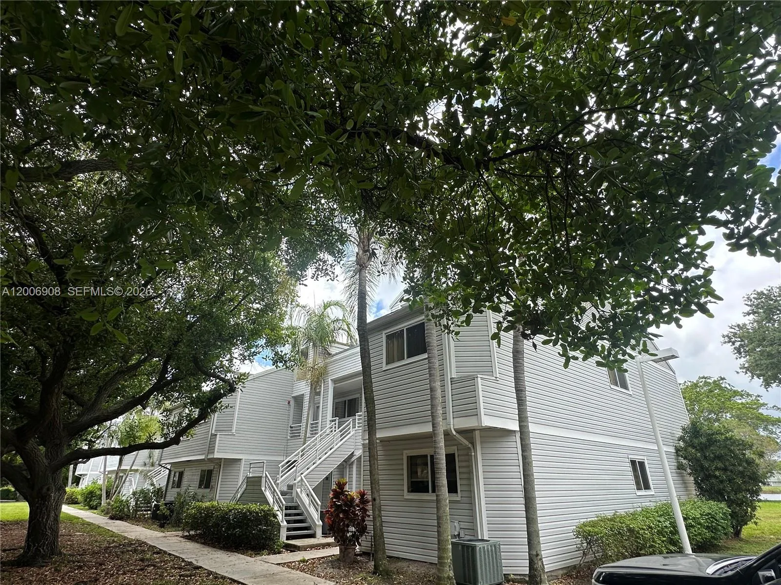 3461 NW 44th St # 206, Oakland Park FL 33309