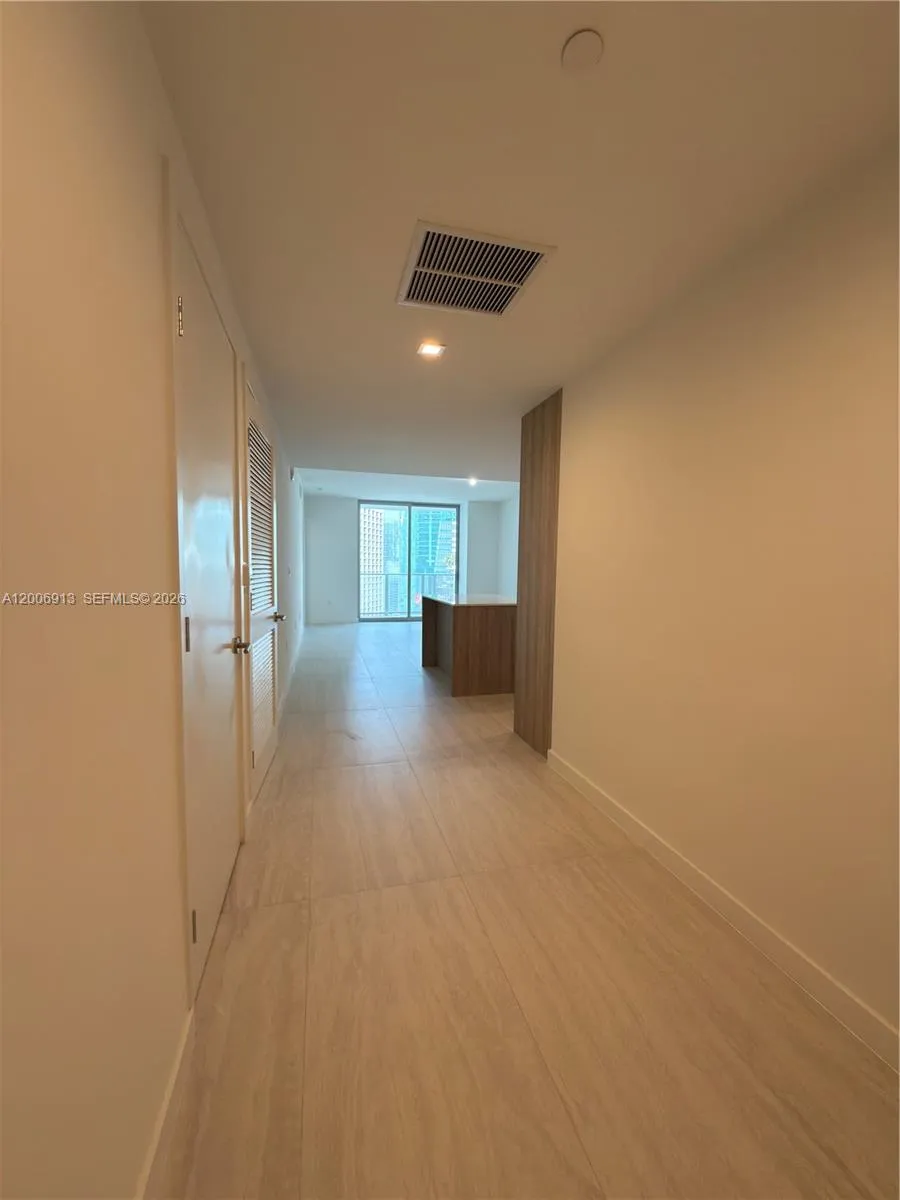 77 SE 5th St # 1602, Miami FL 33131