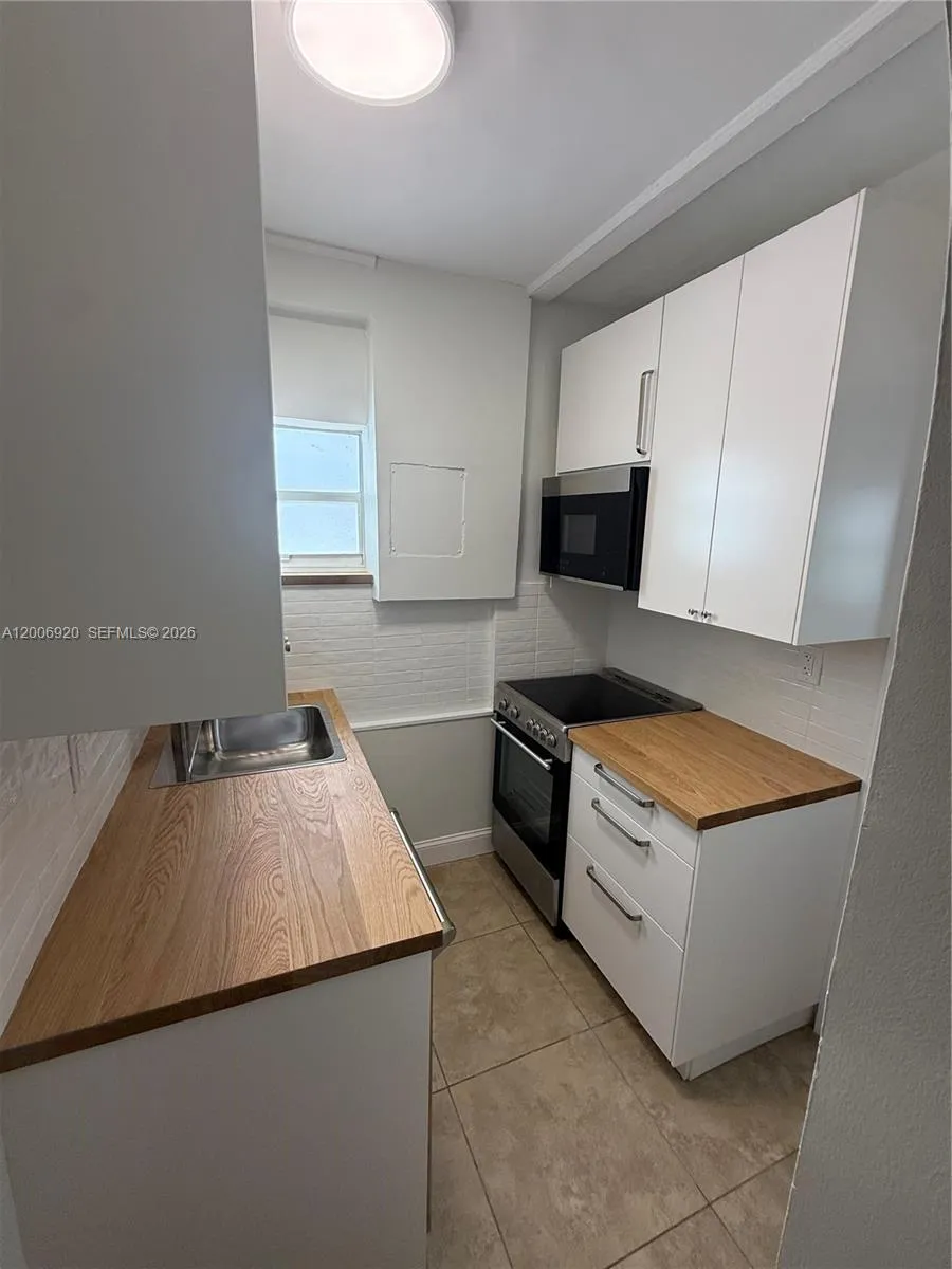 2816 Pine Tree Dr # 2, Miami Beach FL 33140