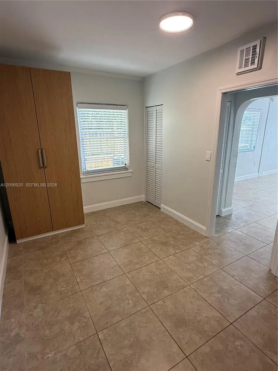 2816 Pine Tree Dr # 2, Miami Beach FL 33140