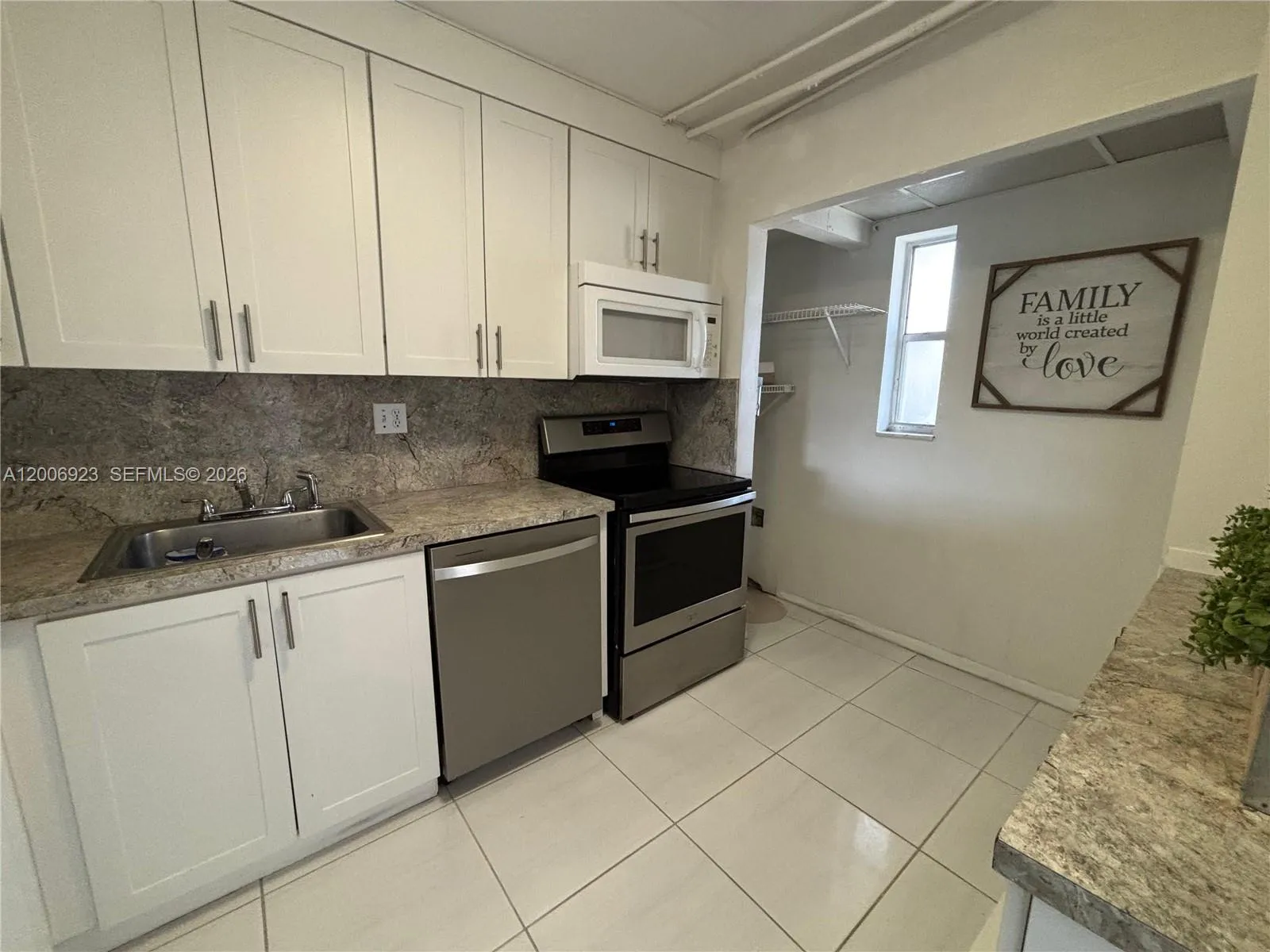 8060 Fairview Dr # 101, Tamarac FL 33321