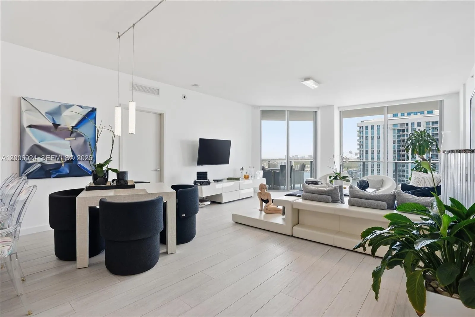 17301 Biscayne Blvd # 1905, North Miami Beach FL 33160