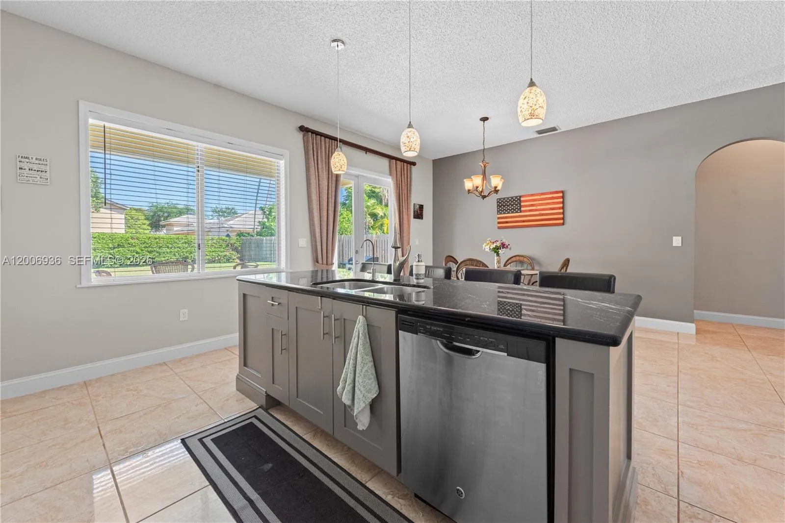 595 SE 30th Dr, Homestead FL 33033