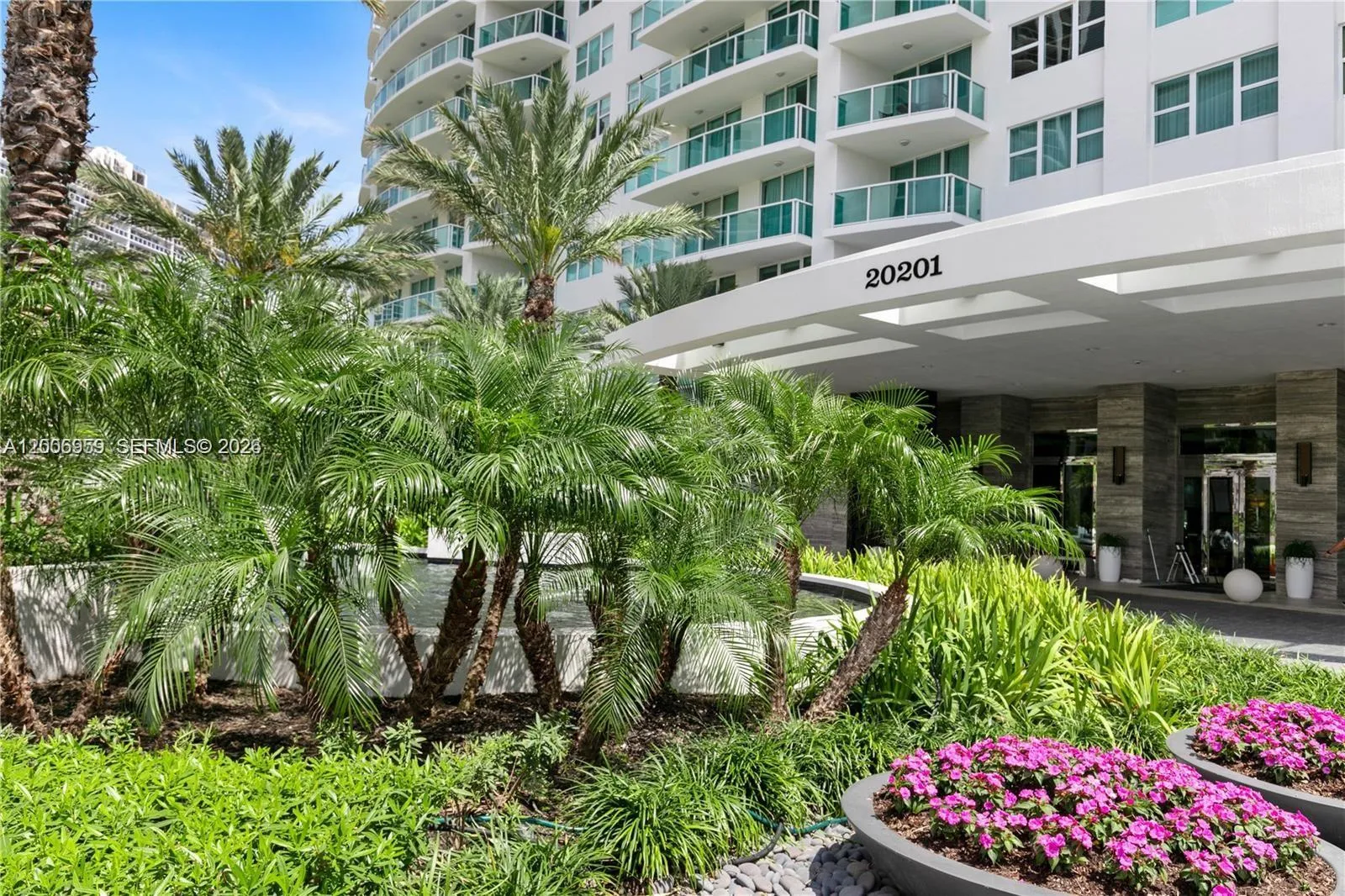 20201 E Country Club Dr # 1006, Aventura FL 33180