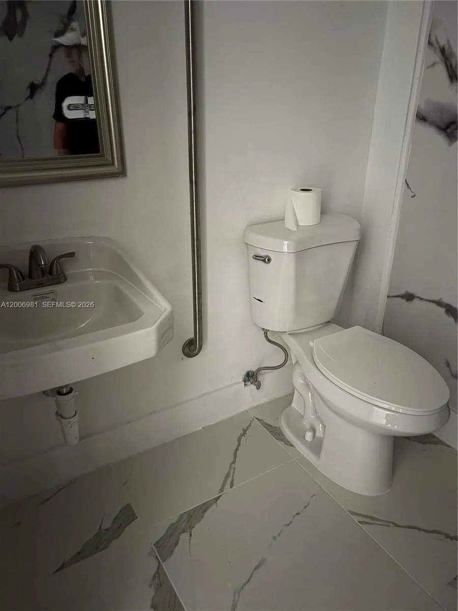 10240 SW 56th St # 112B, Miami FL 33165