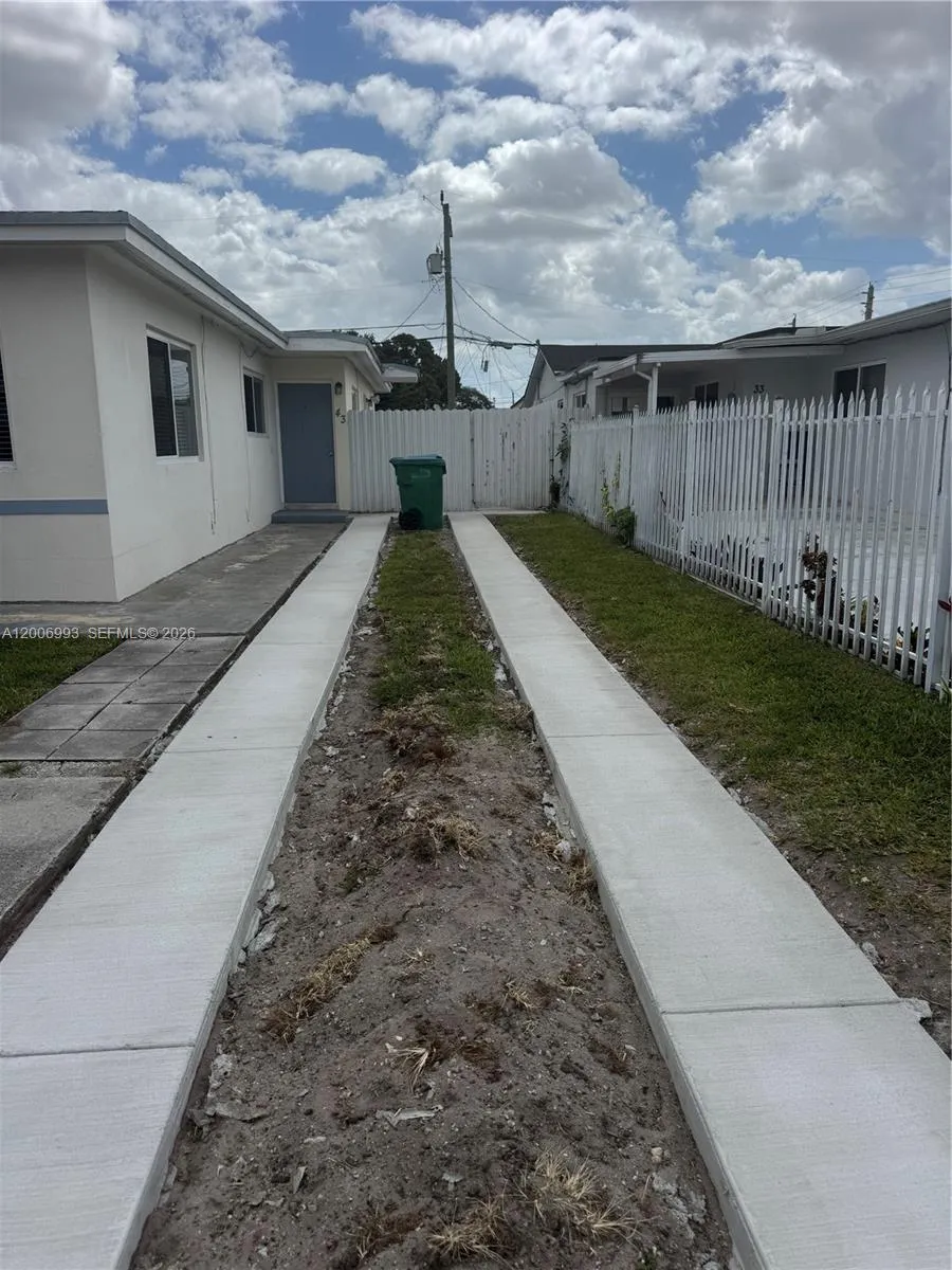 43 NW 76th Ave # 0, Miami FL 33126