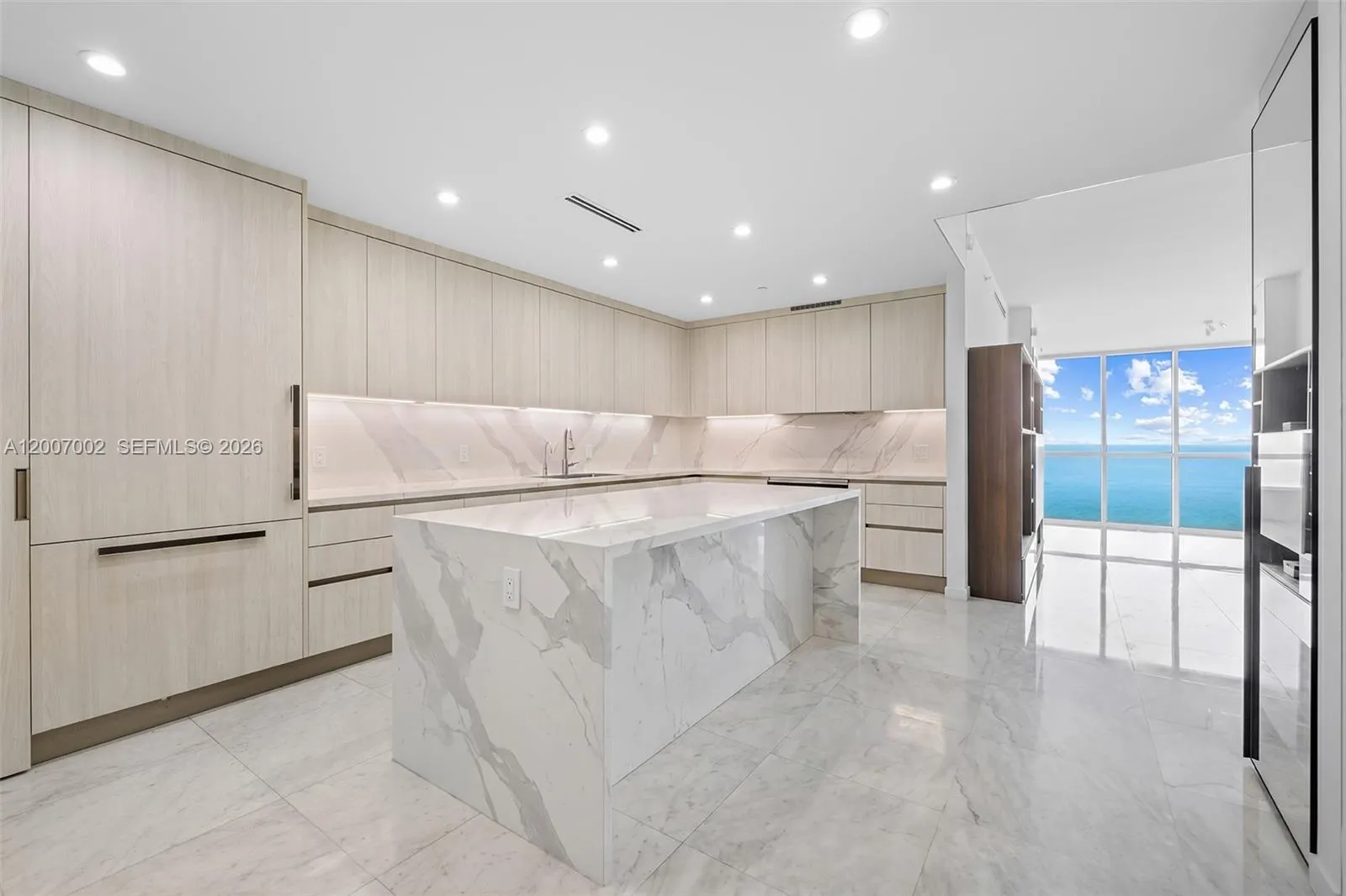 100 S Pointe Dr # 2107, Miami Beach FL 33139