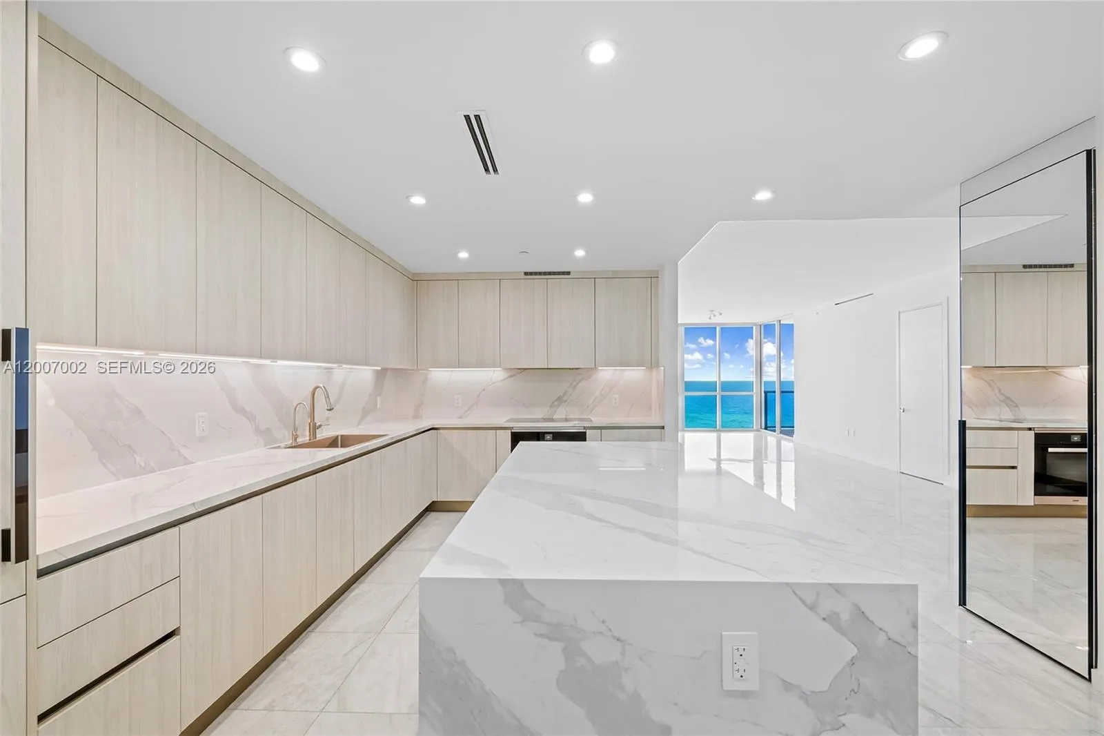 100 S Pointe Dr # 2107, Miami Beach FL 33139