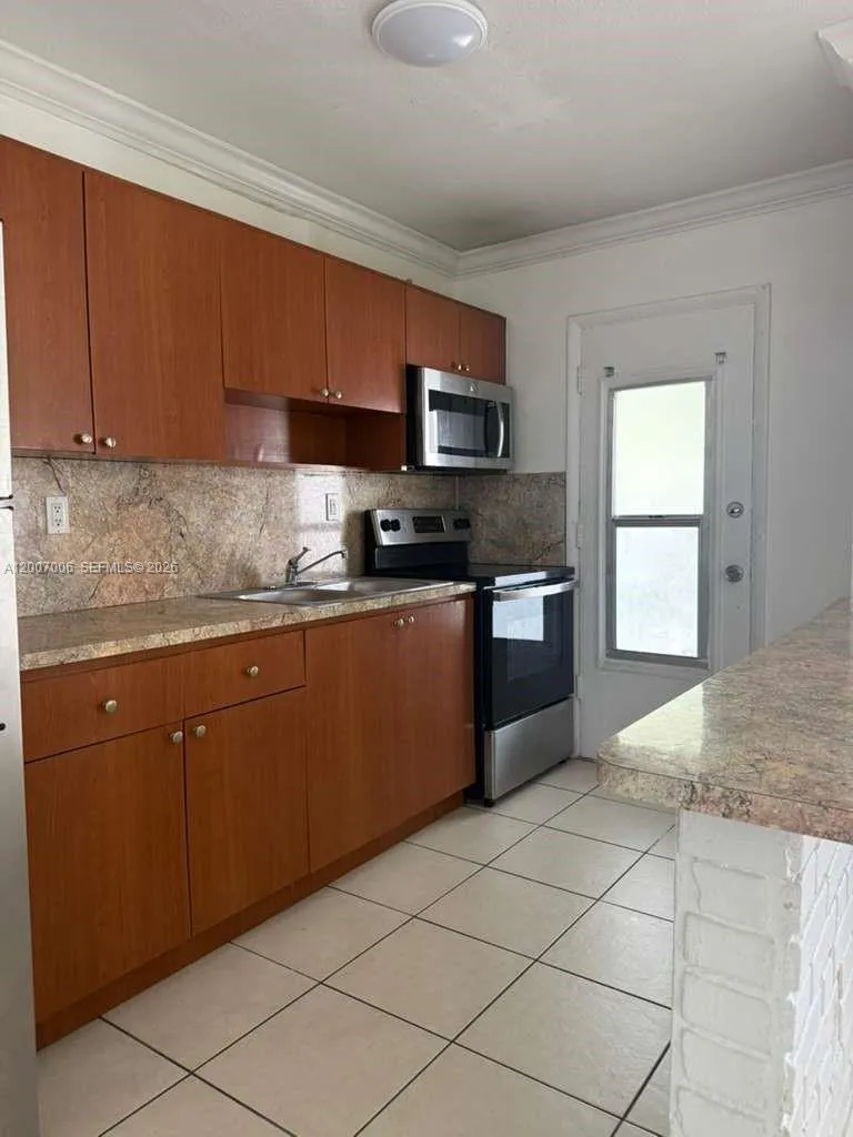 890 NW 45th Ave # 25, Miami FL 33126