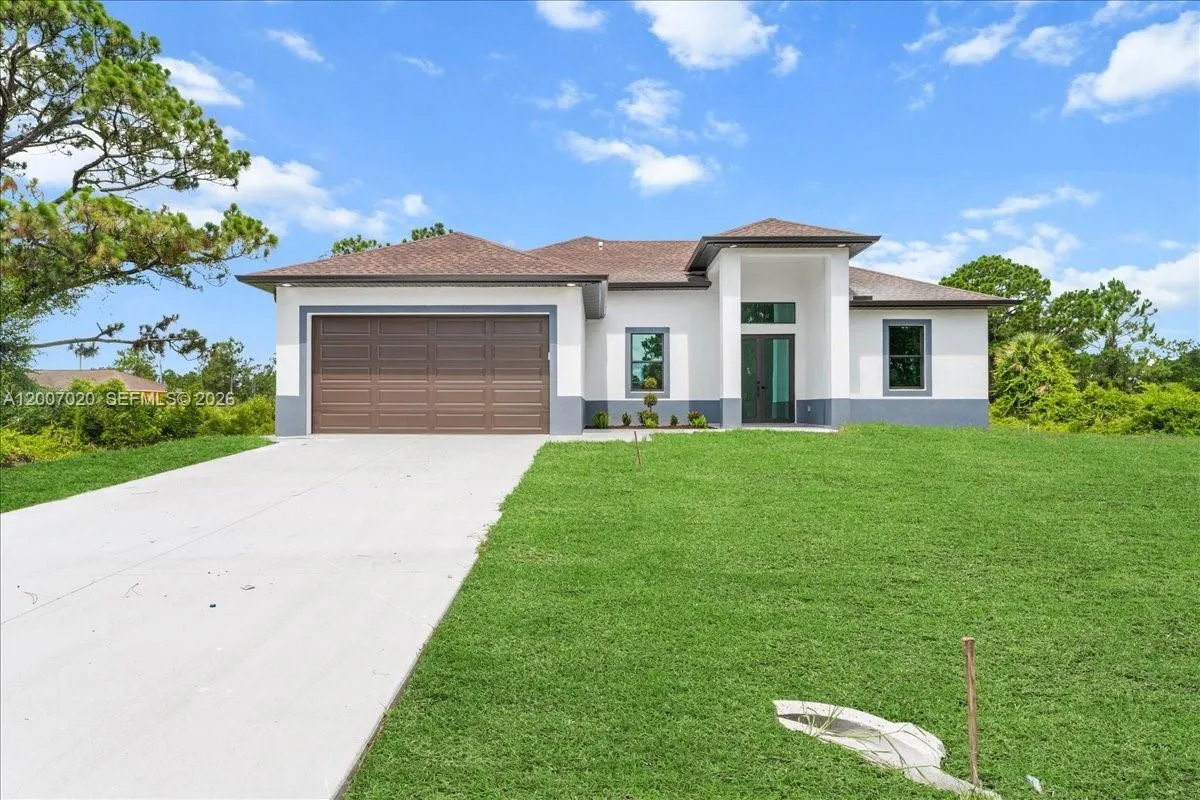 1033 E Plymouth St E, Lehigh Acres FL 33974