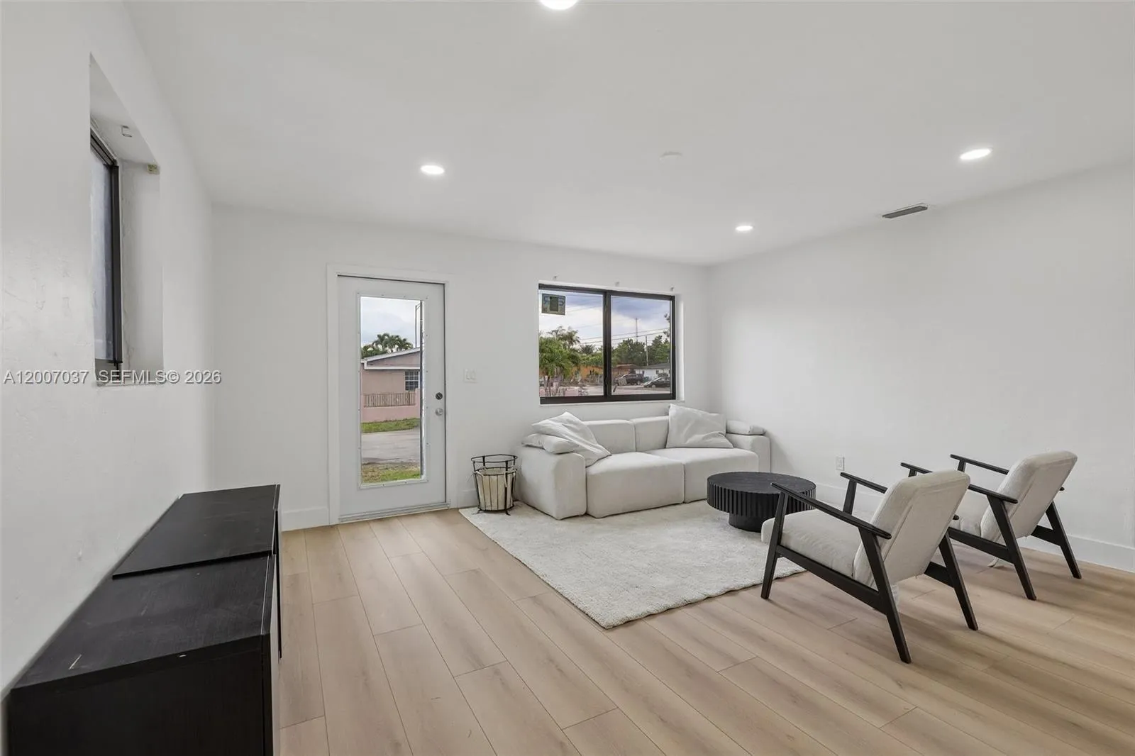 6595 SW 31st St, Miami FL 33155