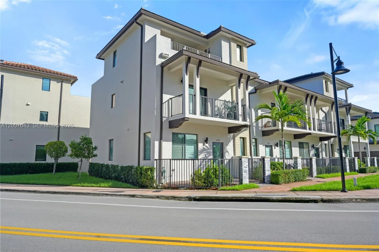 8387 NW 43rd St, Doral FL 33166