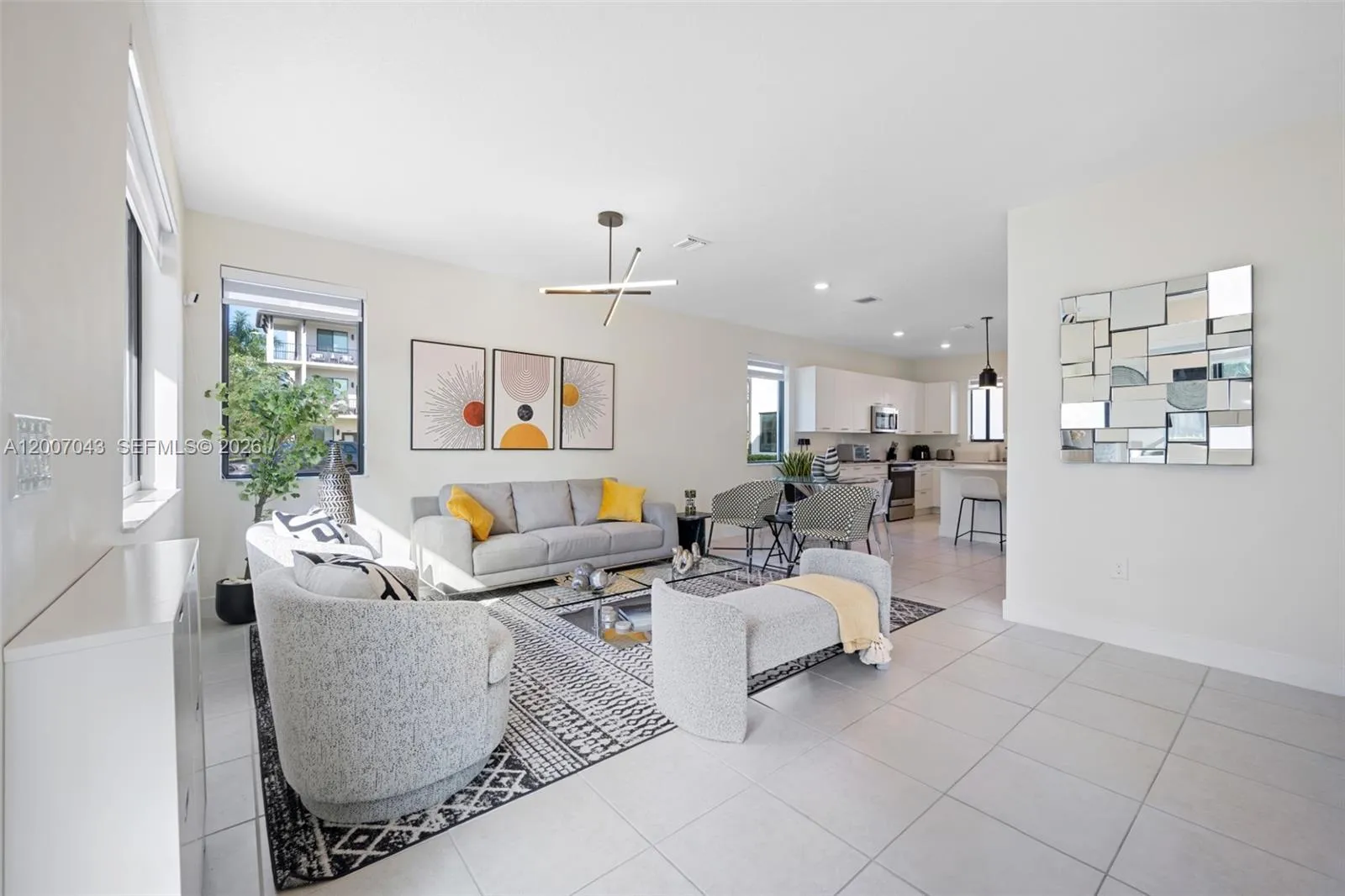 8387 NW 43rd St, Doral FL 33166