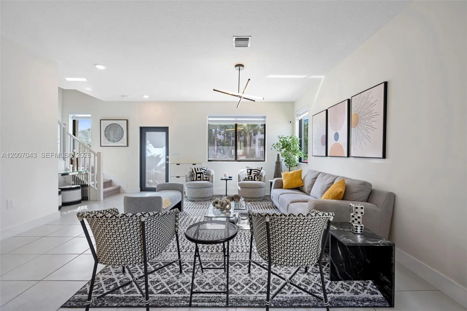 8387 NW 43rd St, Doral FL 33166