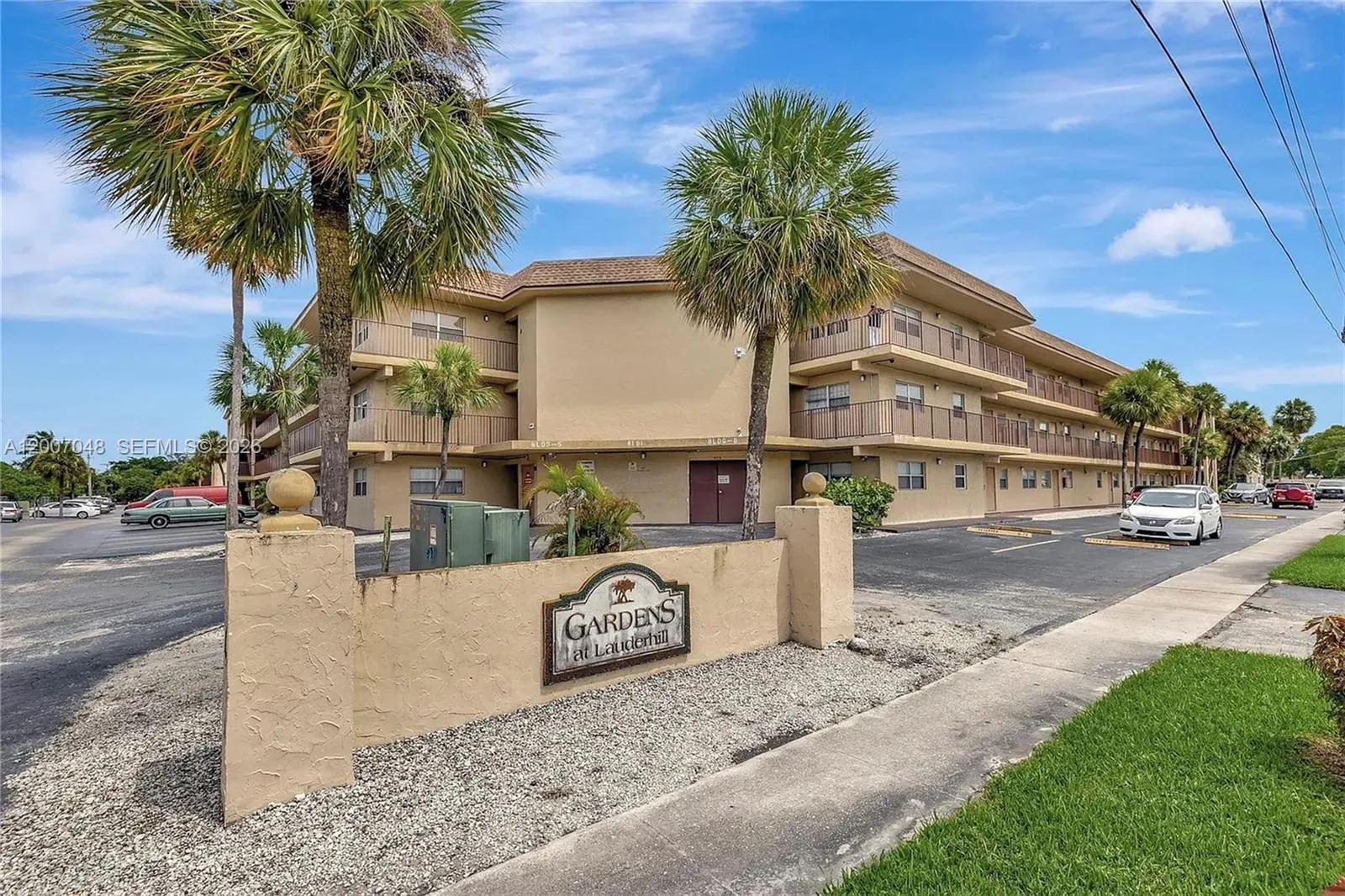 4121 NW 26th St # T16, Lauderhill FL 33313