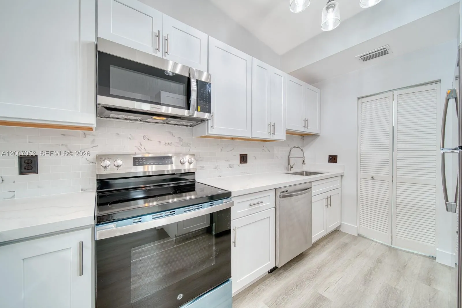 1720 NW 92nd Ave, Pembroke Pines FL 33024