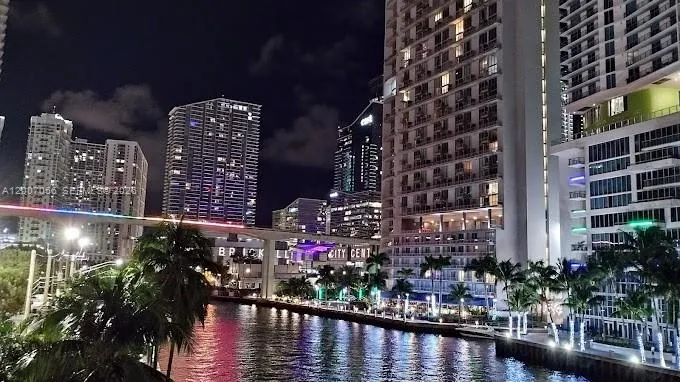 185 SW 7th St # 1710, Miami FL 33130