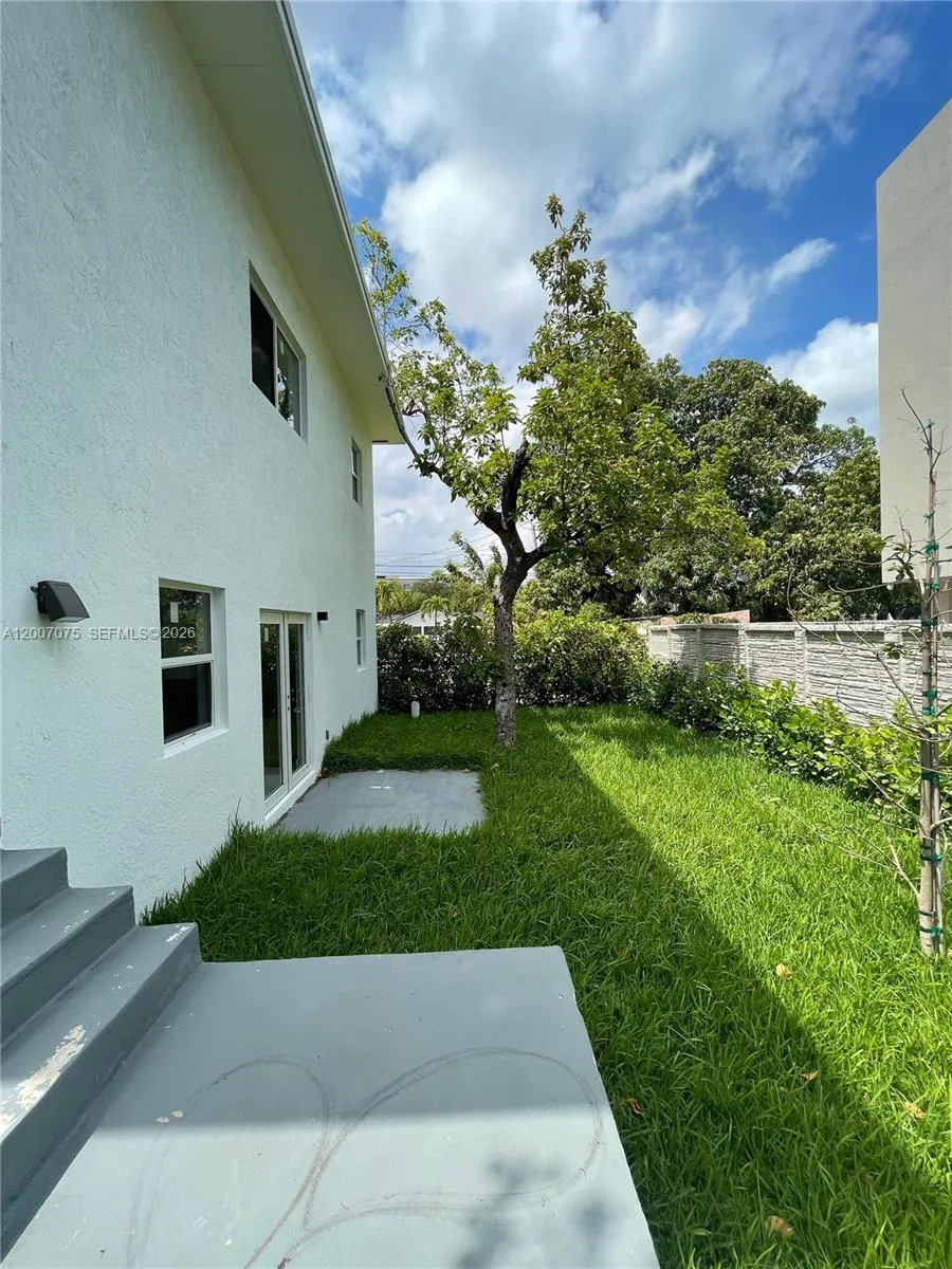 6511 NW 17th Ave, Miami FL 33147