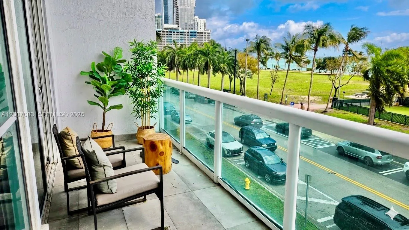 1800 N Bayshore Dr # 303, Miami FL 33132