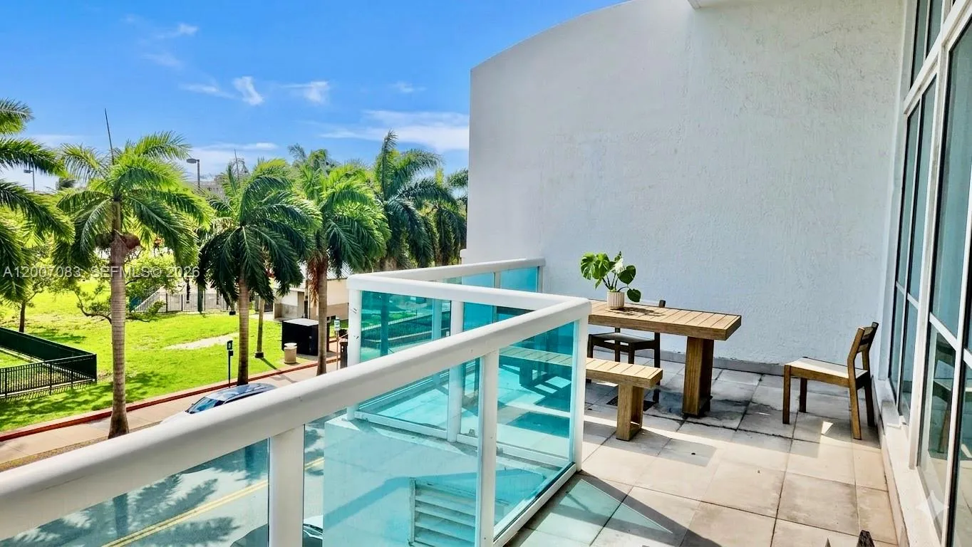 1800 N Bayshore Dr # 303, Miami FL 33132