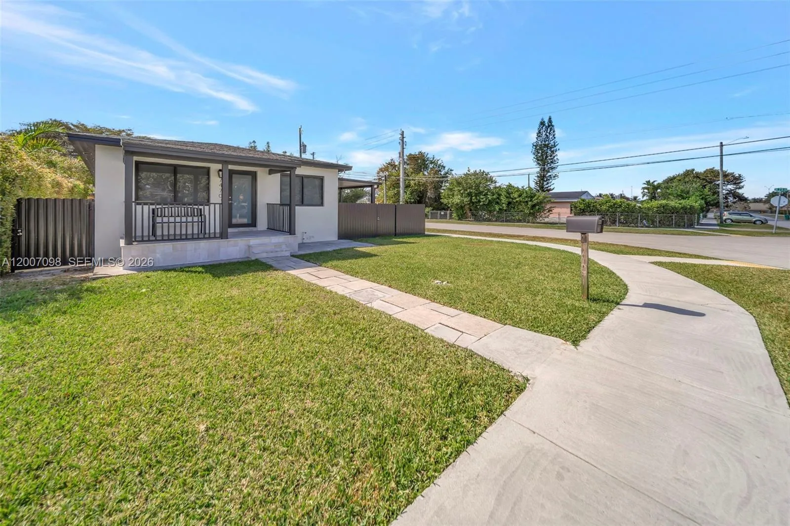 7470 SW 37th St, Miami FL 33155