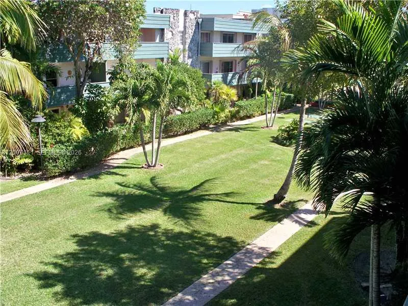 8315 SW 72nd Ave # 208B, Miami FL 33143