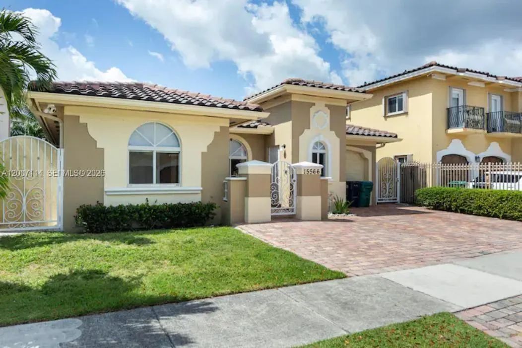 15566 SW 13th Ter, Miami FL 33194