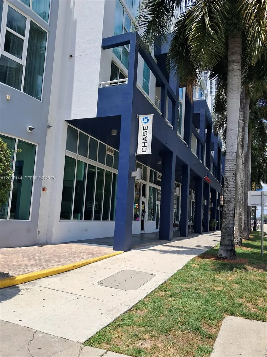 275 NE 18th St # 1704, Miami FL 33132