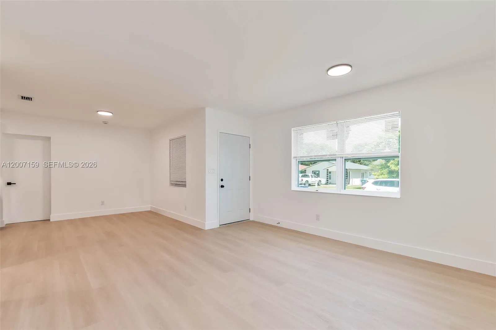 1366 NW 75th St, Miami FL 33147