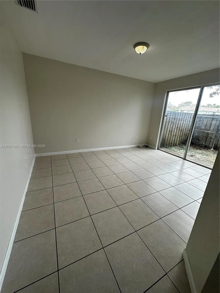 2812 SE 16th Ave # 121, Homestead FL 33035