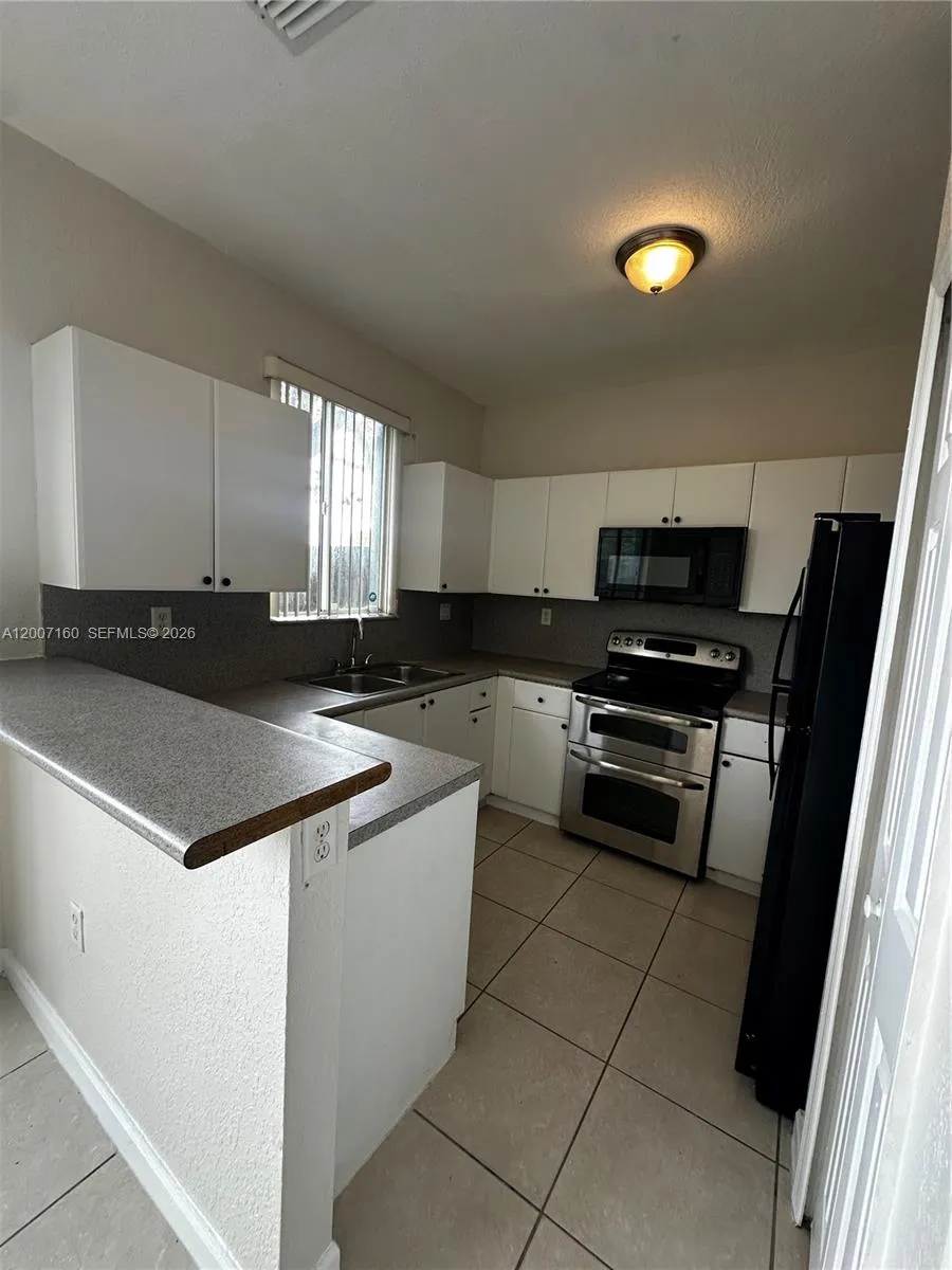 2812 SE 16th Ave # 121, Homestead FL 33035