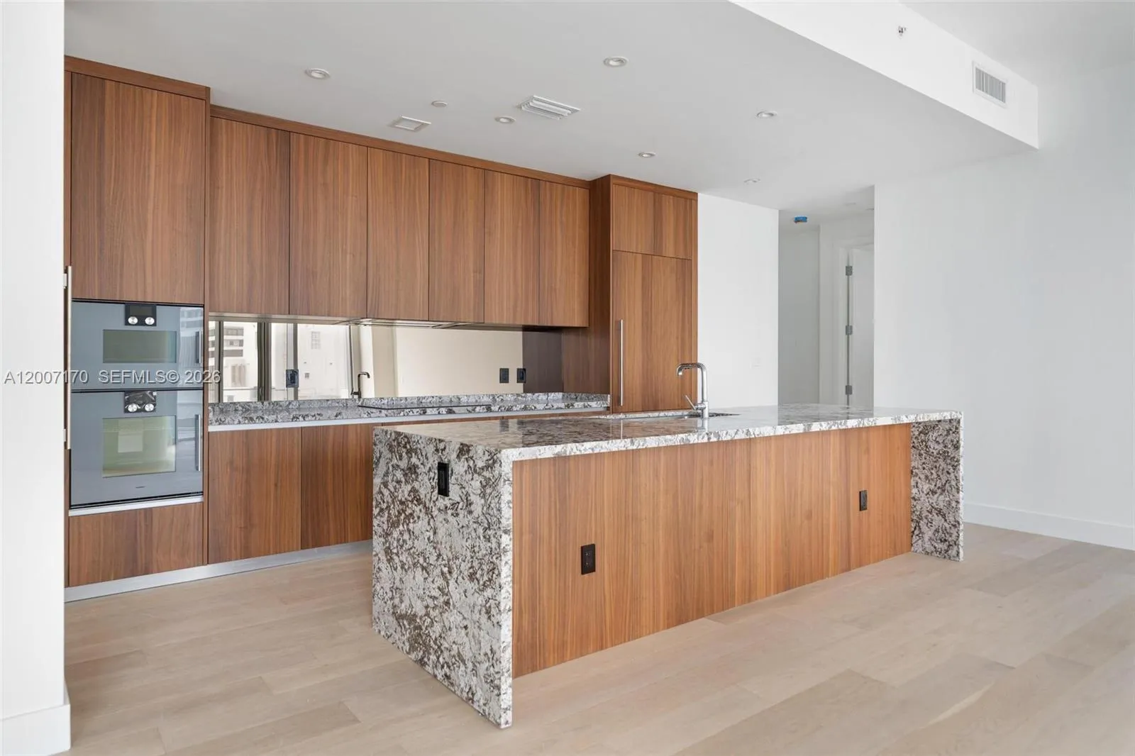 175 SE 25th RD # 1904, Miami FL 33129