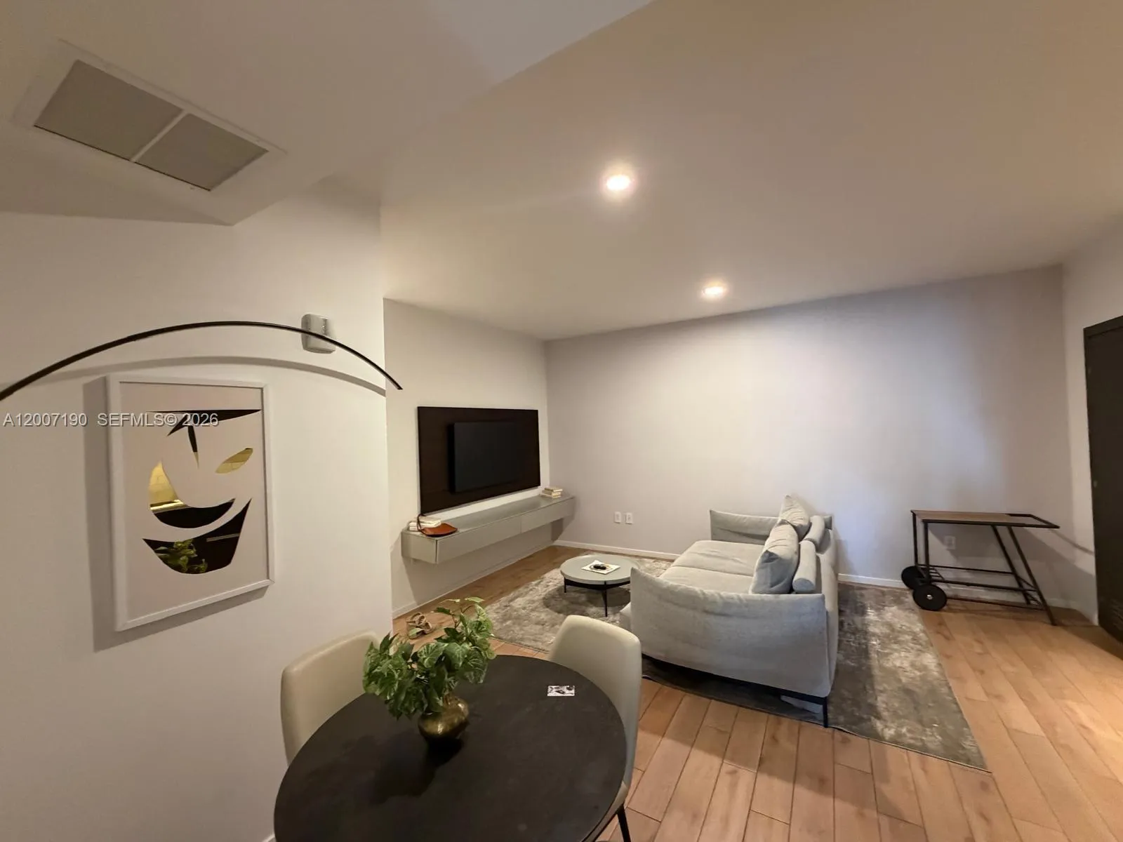 398 NE 5th St # 2015, Miami FL 33132