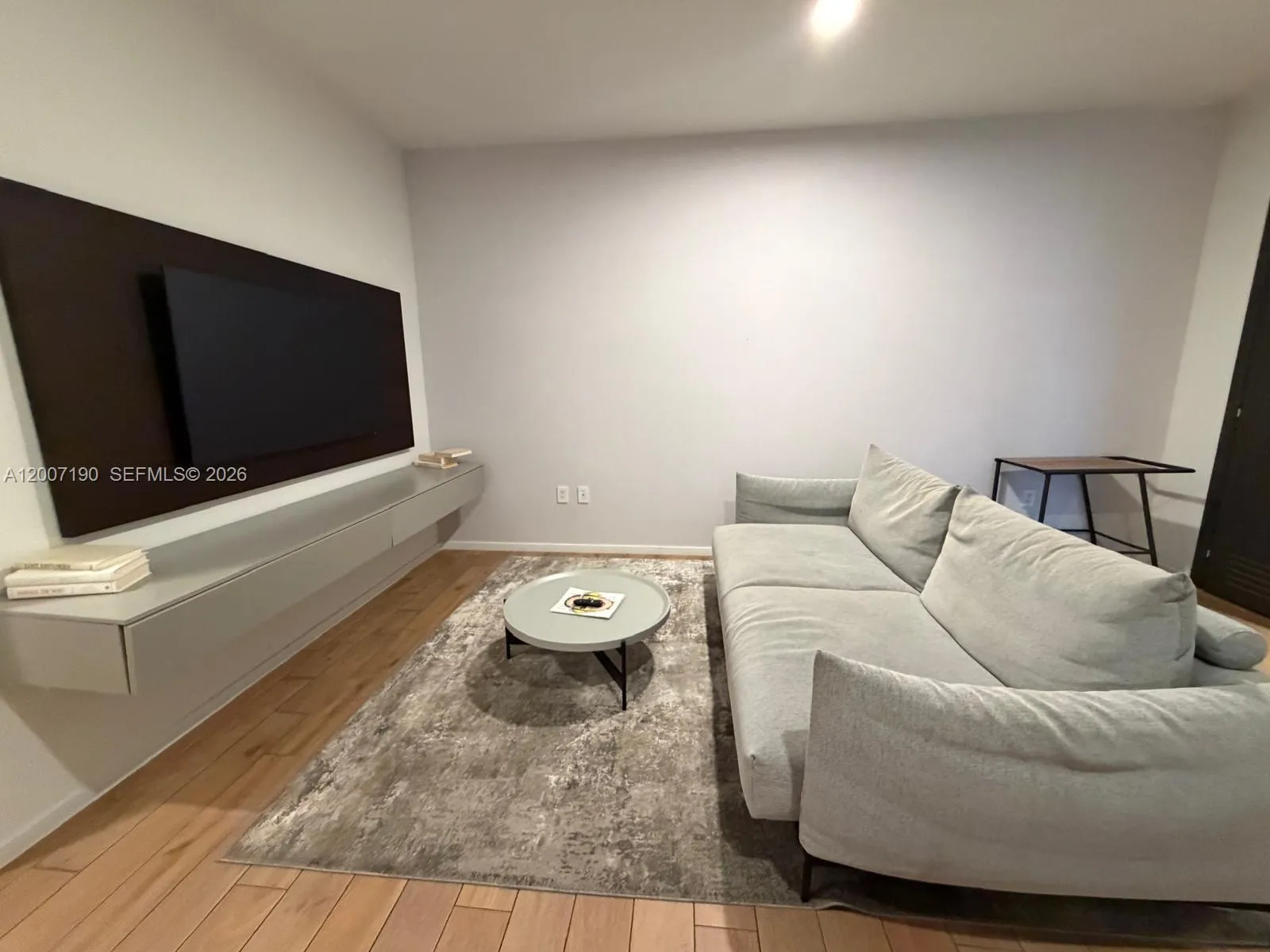 398 NE 5th St # 2015, Miami FL 33132