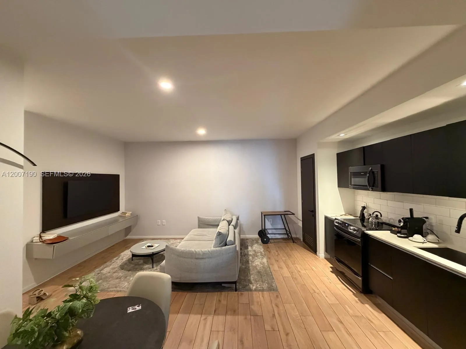 398 NE 5th St # 2015, Miami FL 33132