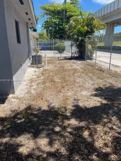 4009 NW 16th Ave, Miami FL 33142