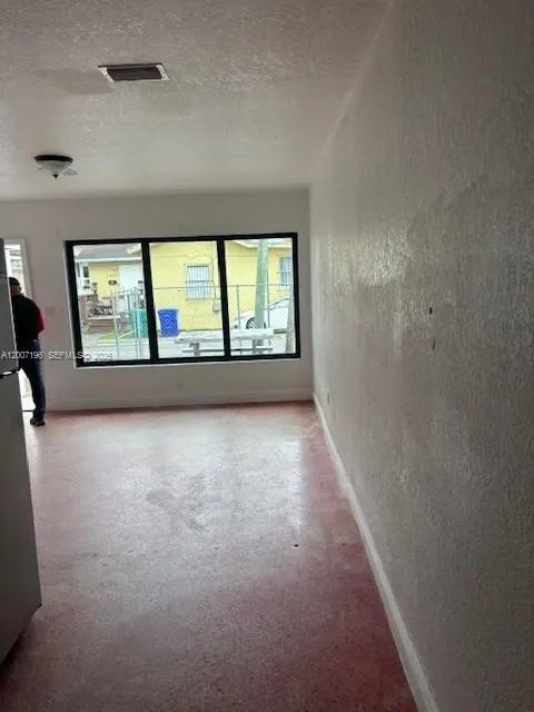 4009 NW 16th Ave, Miami FL 33142