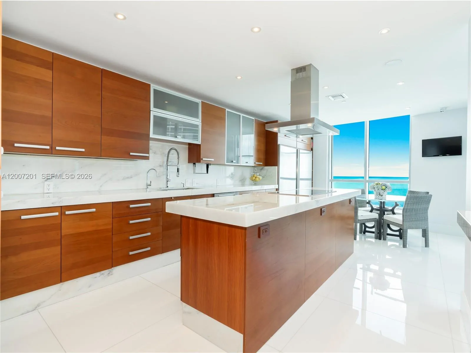 5959 Collins Ave # 906, Miami Beach FL 33140
